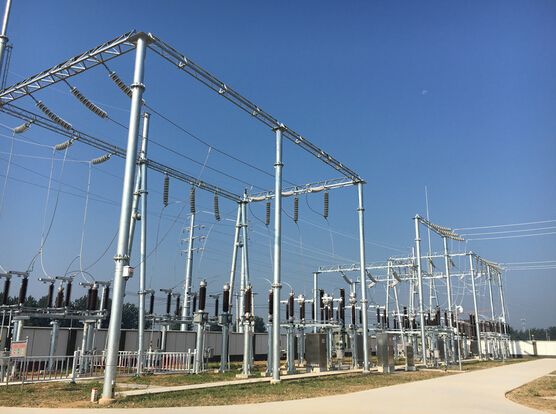 2015年11月1日---6套110kV/220kV主變中性點間隙保護成套裝置發(fā)往新疆喀什